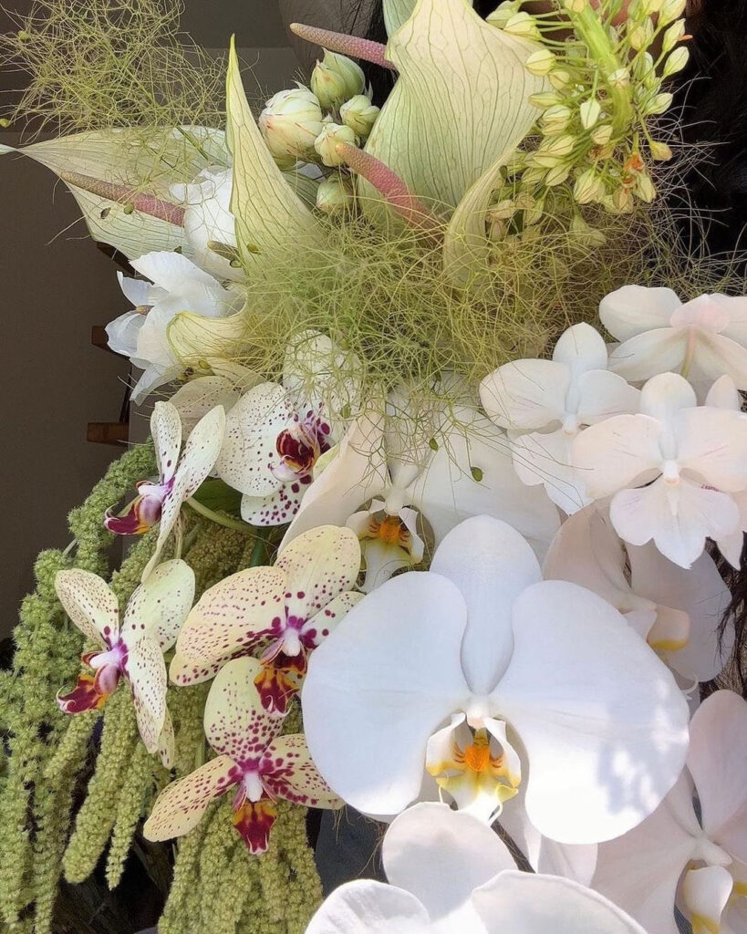 Trend: Sophisticated, Simple, Sculptural Bouquets